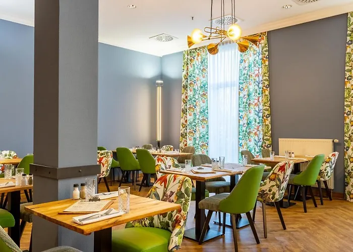 Mightytwice فندق 4*