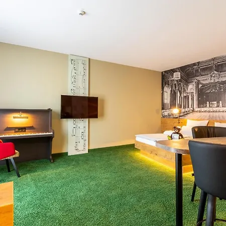 Mightytwice Hotel 4*