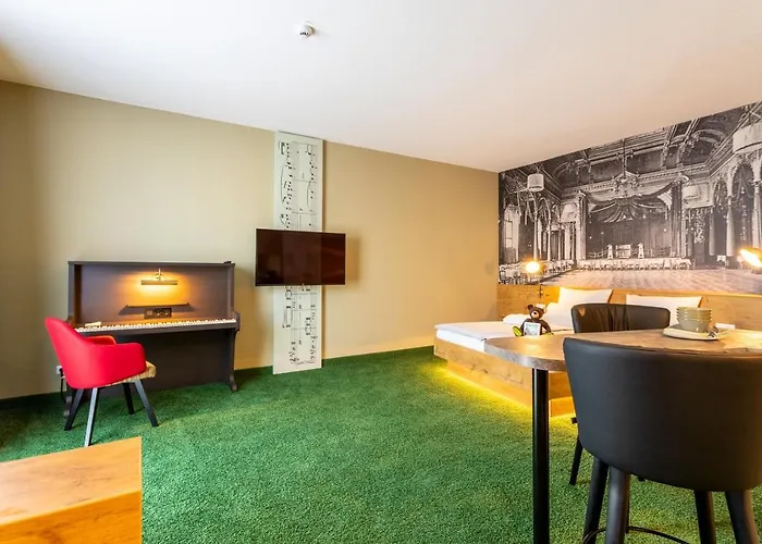 Mightytwice Hotel 4*