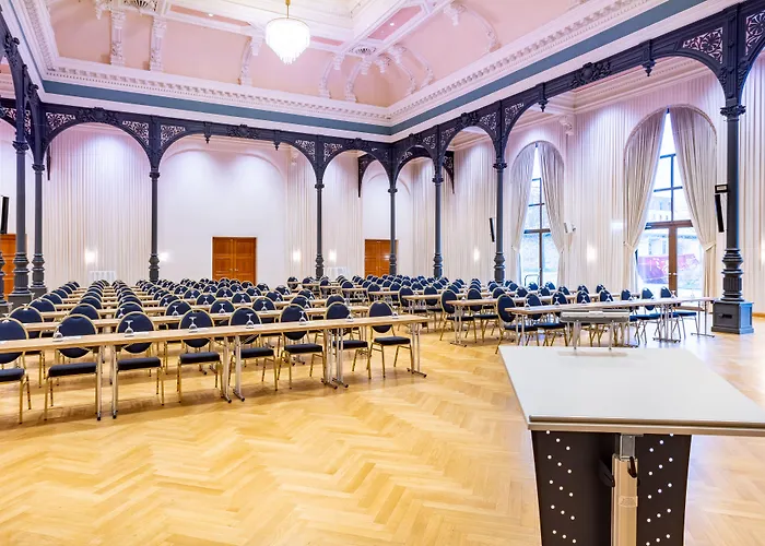 Ξενοδοχείο Mightytwice 4*