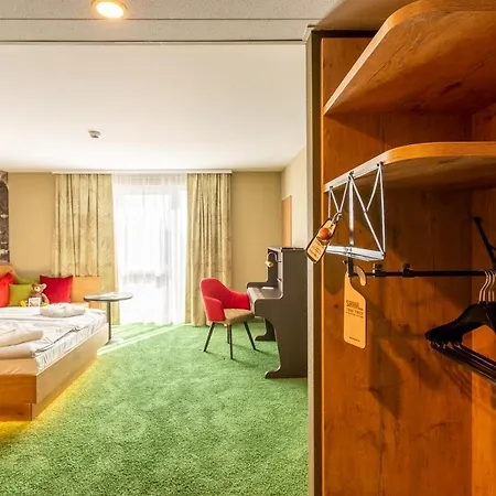 Mightytwice 4* Dresda