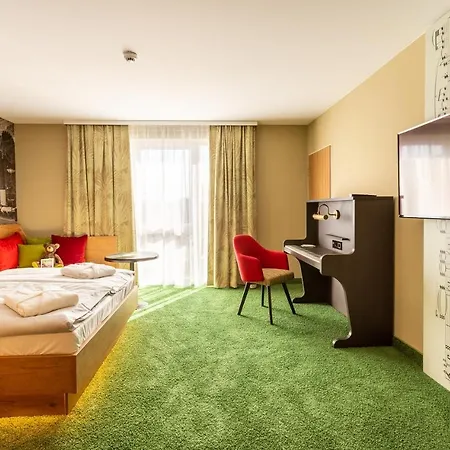 Mightytwice Hotel 4*