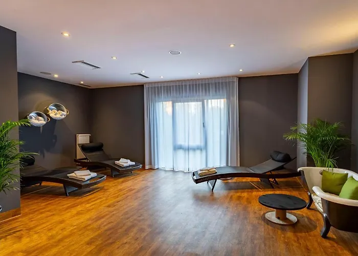 Mightytwice Hotel 4*